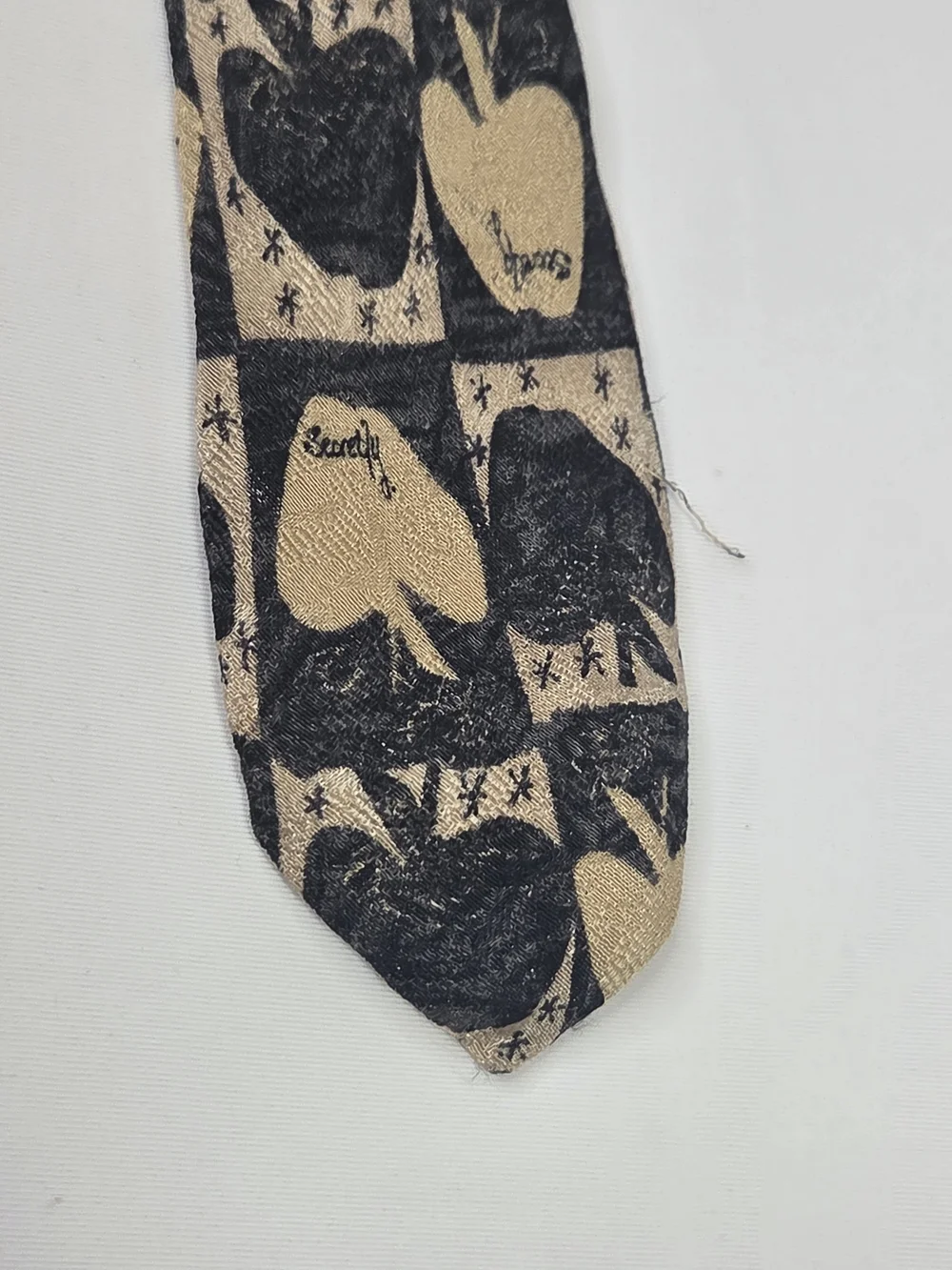 Ermenegildo Zegna Mens Halloween Theme Beige/Black Apple Motif Silk Tie 3.85x59